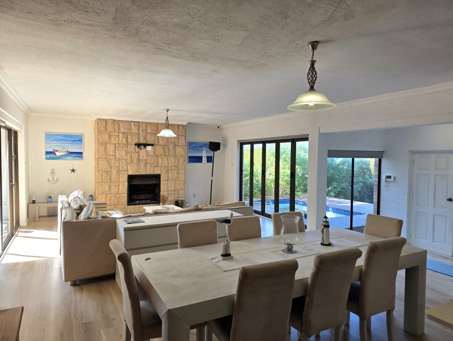 5 Bedroom Property for Sale in Wavecrest Eastern Cape